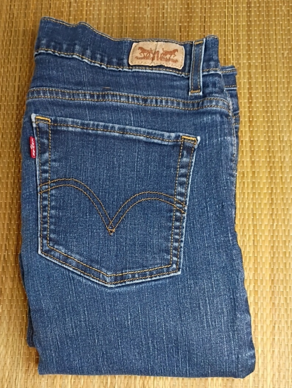 Levi's 512 Perfectly Slimming Boot Cut Unisex Jeans